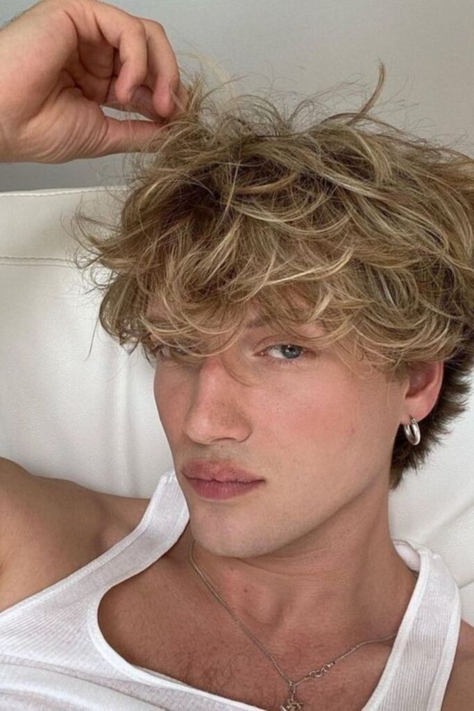 Honey Blonde Highlights for Warm Radiance